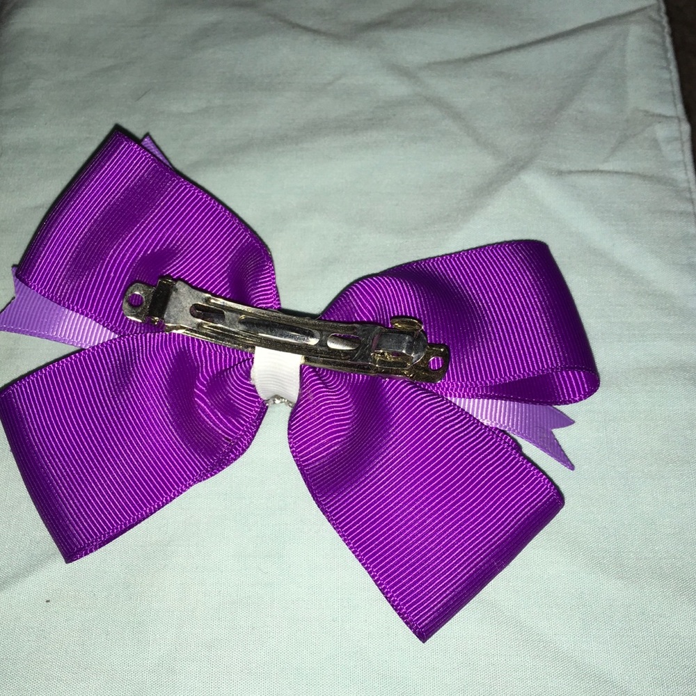 Purple Hello Kitty bow🎀 - Picture 2 of 2